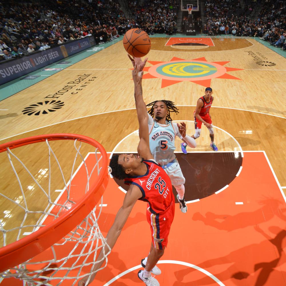 更是一场商 更是一场商