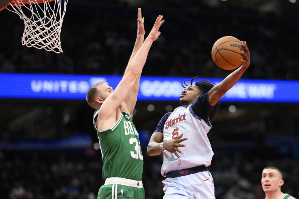 在进攻端 在进攻端