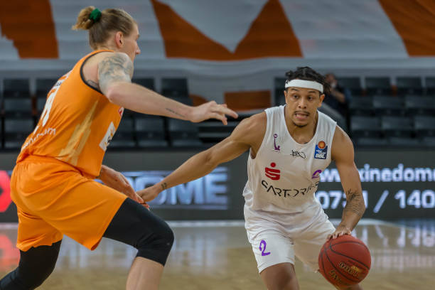 都能如愿以 都能如愿以